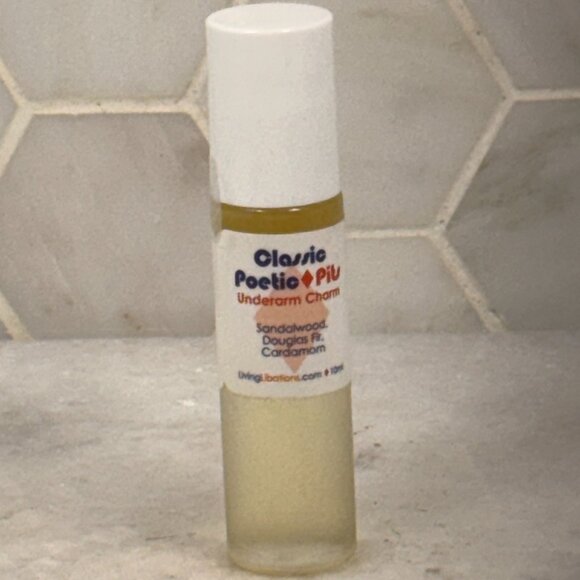 Living Libations Classic Poetic Pits 10ml-Refreshing,warm with green hints spice - Picture 1 of 1